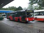 Mercedes-Benz O 405 N (Niederflur-Stadtversion) auf der Linie 230 nach Friedhof jendorf am U-Bahnhof Billstedt.
