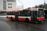 Der Wagen 1717 am 22. Februar 2010 in Poppenbttel der Bus hat einige Tage vorher als ich mit meinem Busfahrer gefahren bin sein komplettes Khlwasser auf dem Friedhof verteilt.