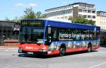 Hochbahn 2253 (HH PD 1009) mit Werbung fr E.on Hanse.