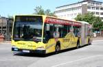 Hochbahn 7405 (HH HN 2475) mit Werbung fr die Hamburger Akademie.