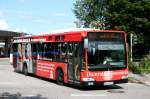 Hochbahn 2930 (HH HN 2930) macht Werbung fr Dumrath und Fassnacht.
Aufgenommen am ZOB Harburg, 21.8.2010.
