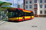 Hanauer Straßenbahn Solaris Urbino 12 Wagen 34 am 14.04.23 in Hanau Freiheitsplatz 