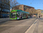 Mercedes-Benz eCitaro 9512 der �stra, Linie 128, Ernst-August-Platz in Hannover am 5.