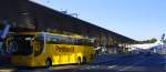 Scania OmniExpress  Postbus  am neuen Fernbusterminal für Köln am Flughafen Köln/Bonn. Im Hinergrund die ausgemusterte  Zero G . Hier sind 10 Stellplätze für die Fernbusse eingerichtet. Das Terminal ist ausgerüstet mit elektronischen Abfahrt- und Ankunftsanzeigern. Die Infrastruktur des Flughafenterminals steht zur Verfügung.(02.11.2915)