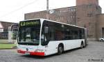 KVB 738 (K VB 738) steht hier auf dem Strassenbahn Betriebshof Kln Weidenpesch mit dem Shuttlebus zum Ebertplatz.