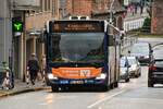 Wagen Nr. 466 der Stadtverkehr L�beck Mobil GmbH (SL/SWLM) fuhr am 03.09.2026 als Linie 16 nach Krummesse.
Hier auf der L�becker Holstenstra�e.

Modell: (EvoBus) Mercedes Benz O 530 G C2
Baujahr: 2016
Kennzeichen: HL-SL 1466
Werbung: Volksbank L�beck
