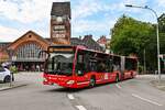 Wagen Nr. 303 der L�beck-Travem�nder Verkehrsgesellschaft mbH (LVG) fuhr am 15.09.2026 als Linie 40 nach Timmendorf/ZOB.
Hier am L�beck-Travem�nder Strandbahnhof.

Fahrzeugbesitzer: L�beck-Travem�nder Verkehrsgesellschaft mbH (LVG)
Fahrzeugnutzer ...
