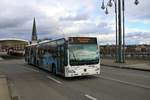 ESWE Verkehr Mercedes Benz Citaro 1 Facelift G Wagen 593 am 18.01.20 auf der Theodor Heuss Brücke die zur Zeit für Autos gesperrt ist