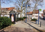 Blick auf die Haltestelle Käfertal Rathaus am 24.3.2016.