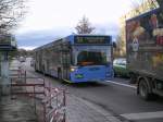 Der  Sonderling  von Watzinger(MVG-Sub),ein im neuen Farbschema lackierter O 405 GN²,der gebraucht aus Münster übernommen wurde.Dieser Wagen fuhr früher sehr oft auf der Linie 56,mittlerweile ist er eher aufm 57er oder 160/165er zu beobachten.Hier ist er im November 2007 noch am 56er an der Krokusstr. zu sehen.