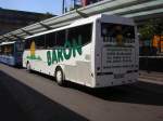 Hier ist ein Bus der Firma Baron am Saarbrcker-Hauptbahnhof zu sehen.