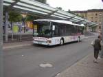 Ein Bus der Marke Setra wartet auf seine Abfahrt. Der Bus wird von dem Privaten-Unternehmer Mandelbachtal-Reisen gefahren.