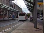 Die Linie 124 fhrt an der Haltestelle Hauptbahnhof vor.