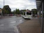 Ein Citaro Bus verlässt den Brebacher Bahnhof.