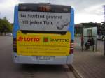 Der Bus mit Lotto Werbung.