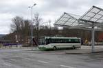 Bus Schwarzenberg / Bus Erzgebirge: Mercedes-Benz O 407 (ERZ-RV 681) der RVE (Regionalverkehr Erzgebirge GmbH), aufgenommen im Februar 2020 am Bahnhof von Schwarzenberg / Erzgebirge.