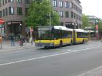MAN Niederflurbus 2. Generation auf der Linie 115 nach U-Bahnhof Fehrbelliner Platz am S-Bahnhof Zehlendorf.