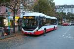 Volvo Hybrid Bus am 23.10.19 in Frankfurt am Main Zoo als SEV der Linie 14 