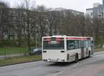 Ein Schnellbus der Linie 37 hat gerade Achtern Born (KINDERMUSEUM) verlassen.