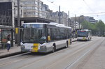 Scania Citywide LE 119908 und Van Hool newA330 5021 von De Lijn aufgenommen 03.07.2016 am Haltestelle Nationale Bank Antwerpen