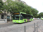 Metz - 10. September 2021 : Citaro C2 Hybridbus, Wagen 2034, auf der Linie L1 nach Moulins Tournebride, am Hauptbahnhof aufgenommen. 