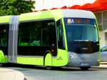 Frankreich, Lothringen, Metz, Place de la République. Die dreiteiligen diesel-elektrischen Hybridbusse METTIS werden von Van Hool auf der Basis der EquiCity Busse gebaut. Kapazität: 150 Passagiere, Länge: 23,820 m. Rückansicht. 24.04.2014
