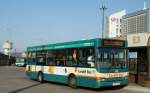 Ein  Cardiff Bus  der Linie 53 nach Pentwyn im zentralen Busbahnhof der Walisischen Hauptstadt am 22.