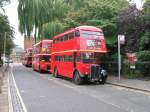 RT-Museumsbus 3871 und Routemaster-Busse in Clapton Bond (11.