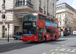 Londoner Doppelstock Bus am 05.06.17 in London