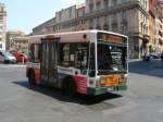 Ein Elektrobus in Rom. Diese art des Elekrobus verkehren besonders in der innenstadt.