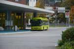 FL-39890 steht am 09.10.2015 am Busbahnhof, Schaan-Vaduz Bahnhof. Aufgenommen wurde ein Volvo 7700 Hybrid. 
