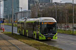 SL 3486, Volvo Hybrid Bus von Sales Lentz, bedient am 06.01.2022 die Linie 18 durch die Stadt Luxemburg zwischen zwei Auffangparkplätzen am Rande der Stadt.