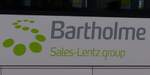 Seit Beginn der 2000er Jahre gehört die Bus Firma Bartholme aus Clerf zur Sales Lentz Group, an einigen Bussen ist die Aufschrift heute noch zu sehen. 04.2023