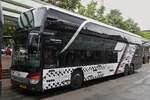 EW 1069, Setra S431 DT, von Emile Weber, steht in Saarbr�cken am Bahnhof um Zugreisende nach Luxemburg zu bef�rdern.