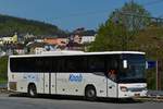 VK 1270 Setra S 415 UL von Voyages Koob, macht eine kurze Pause am Bahnhof in Wiltz.