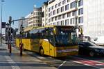 VV 2054, Setra S 419 UL, von Voyages Vandivinit, hat soeben die Haltestelle am Bahnhof von Luxemburg verlassen.