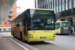 Bus der Linie 4141 des Verkehrsverbundes Tirol (VVT) von Postbus am Busbahnhof in Innsbruck.