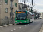 Graz. Der ÖBB Postbus BD 15810 fuhr am 04.03.2020
auf der Linie 66, hier bei der Hasenheide. Die Linie 66 gibt es seit Anfang
Schuljahr 2019/2020. Weil sich die Lieferung von
neuen Bussen verzögerte, kamen zuerst Solaris Urbino
aus Tirol zum Einsatz. Seit November verkehren nun C2 €6
auf der Linie 66. Insgesamt wurden 7 Wägen bestellt, 
wovon dieser als Einziger noch nicht foliert wurde. 