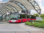 Graz. Der BD 13801 von Postbus (ex. Wien) steht hier am 03.05.2021 im Busbahnhof Puntigam.