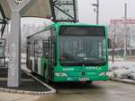 Graz. Den wohl dienstältesten Bus in Graz findet man bei der ÖBB Postbus AG: Der Wagen BD 12828 ist der noch der Einzige O 530 Facelift bei der Postbus-Verkehrsstelle in Graz. Am 25.11.2020 war der Bus auf der Linie 630 anzutreffen, hier in Puntigam. 