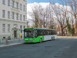 Graz. Seit Herbst 2019 verkehren am Regiobus-Korridor  Weiz  dreiachsige Iveco Crossway LE. Am 28.01.2022, konnte ich einen dieser Busse, den BD 16226, am Andreas-Hofer-Platz, fotografieren.