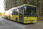 Iveco-Irisbus Crossway von Postbus (BD-16022) ist in Rinn, Obere Hochstraße abgestellt. Aufgenommen 18.5.2022.
