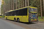 Iveco-Irisbus Crossway von Postbus (BD-16020) ist in Rinn, Obere Hochstraße abgestellt. Aufgenommen 18.5.2022.
