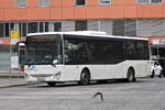 Iveco-Irisbus Crossway von Postbus (BD-14163) am Hbf. Villach, Steig 9. Aufgenommen 1.9.2022.