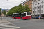 Mercedes-Benz Citaro 2. Generation von Postbus (BD-13940), noch in der Lackierung der Wiener Linien, in Innsbruck, Innrain. Aufgenommen 5.5.2023.
