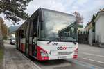 Iveco-Irisbus Crossway von Postbus (BD-16841) ist in Bad Ischl, Bahnhofstra�e abgestellt. Aufgenommen 28.8.2025.