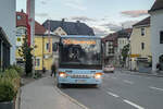 Setra S 400er-Serie (I-5799AW) als Linie 350 an der Hst.