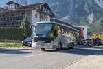 Setra S 400er Serie Comfort Class von Haueis als Schienenersatzverkehr f�r die Arlbergbahn in �tztal-Bahnhof.