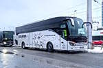 Setra S 515 HD von D�dlinger Touristik als Schienenersatzverkehr f�r die Unterinntalbahn, abgestellt am Hbf. Innsbruck Frachtenbahnhof/Verladestelle. Aufgenommen 9.1.2026.