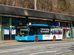 Leoben in der Obersteiermark. Wagen 37 der Stadtwerke Leoben, ist hier am 11.01.2024 in der Zeltenschlagstraße zu sehen.